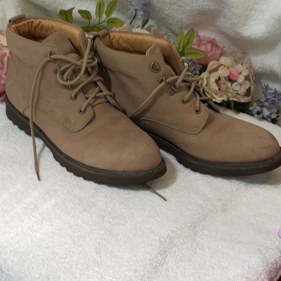 ROCKPORT WATERPROOF ANKLE BOOTS SIZE 10 NWOT - Picture 1 of 5